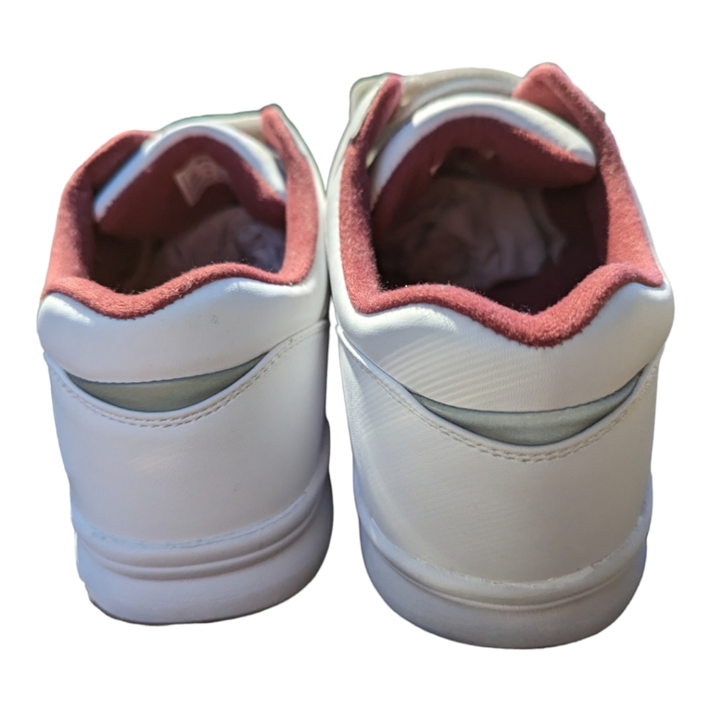 Propet Tour Walker with Velcro Straps - Picture 3 of 5